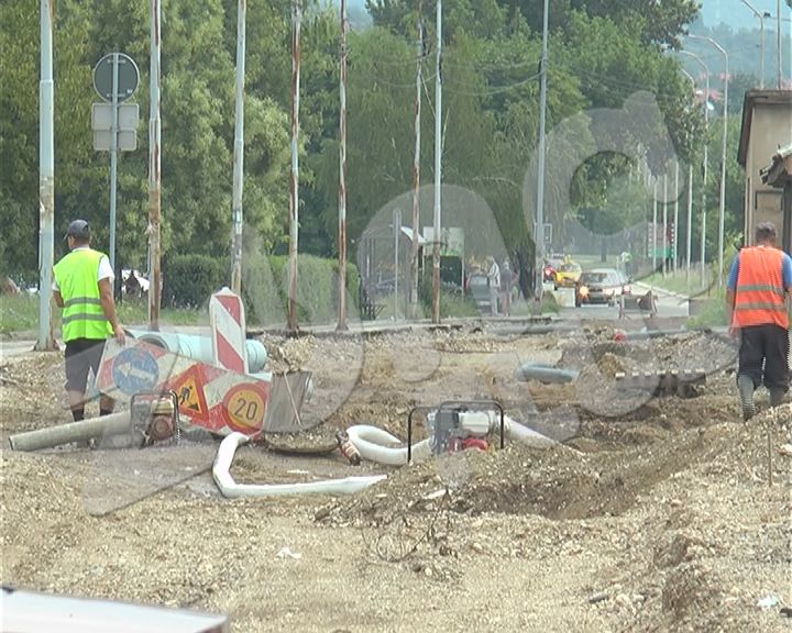 Medvedeva – asfalt tokom avgusta (VIDEO)
