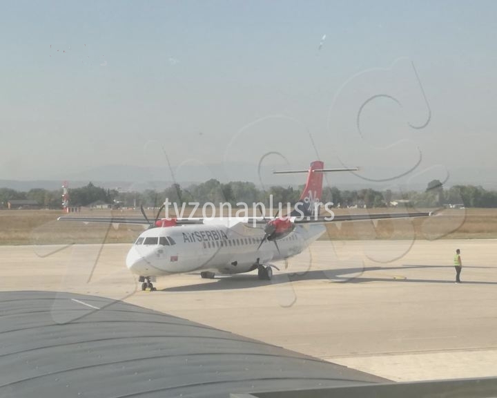 Avioni sleću u Niš zbog problema na beogradskom aerodromu (VIDEO)