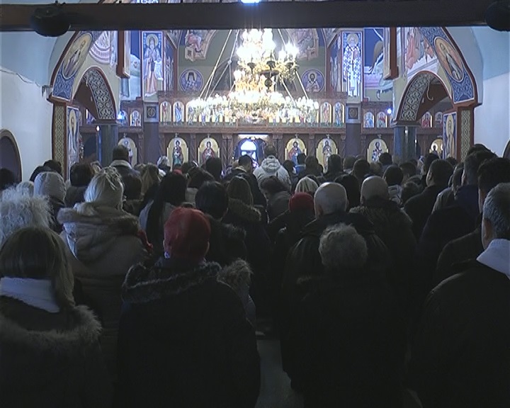 Pravoslavni vernici proslavljaju Božić