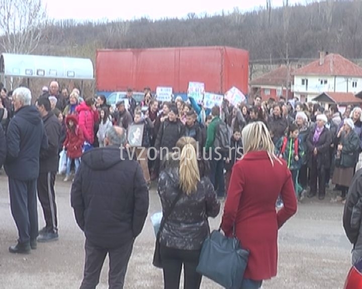 Bojkot nastave u Gabrovcu? (VIDEO)