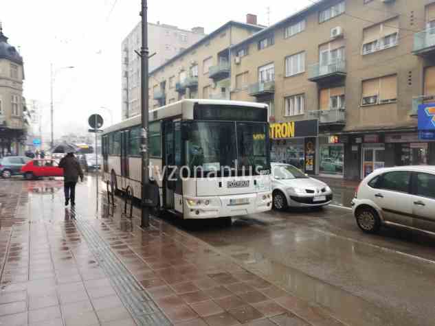 Ponovo kvar na Somorskom autobusu (FOTO)