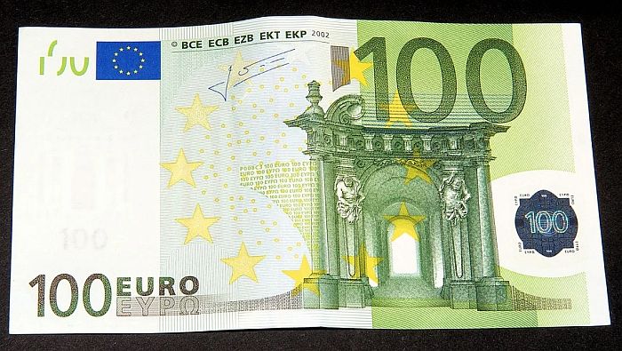 Pravo na 100 evra i za punoletne koji do 5.juna izvade ličnu kartu